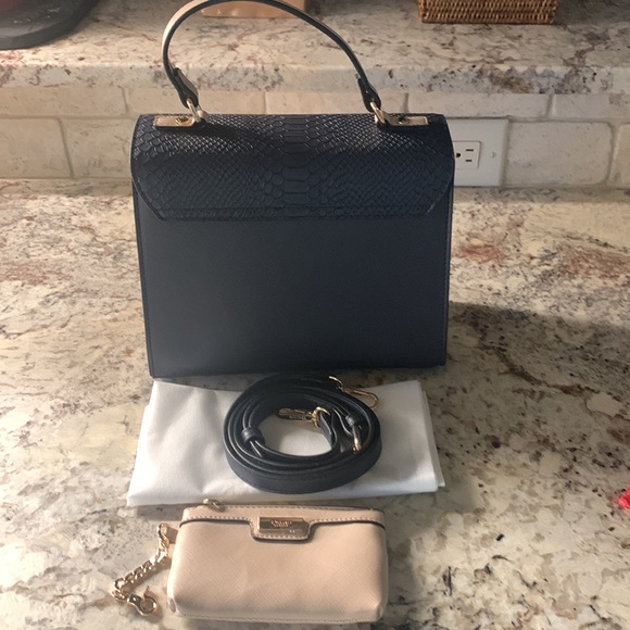 Beautiful navy & cream handbag by Dune. Gold hardware. Snap closure. NWOT - Picture 2 of 5